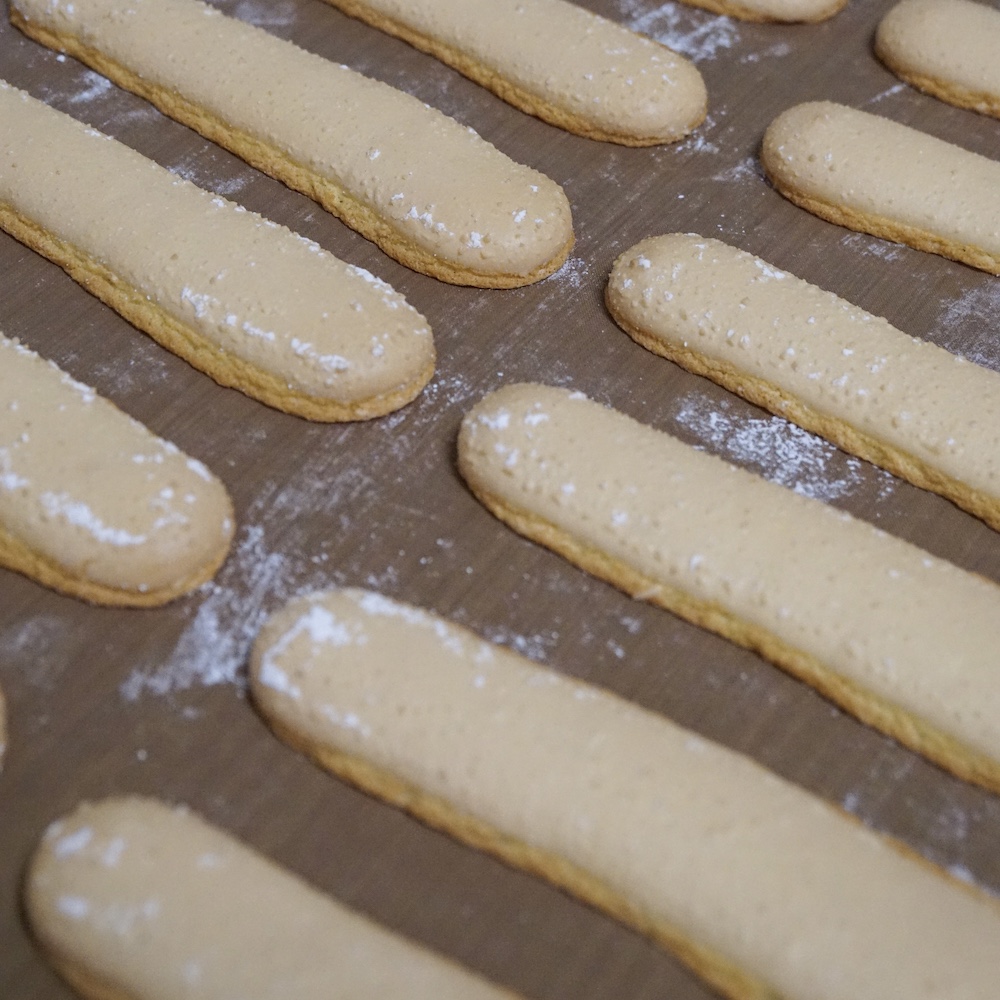Dolci tipici sardi: la pasticceria Dal 1955 Fois a Nuoro li prepara ancora come un tempo